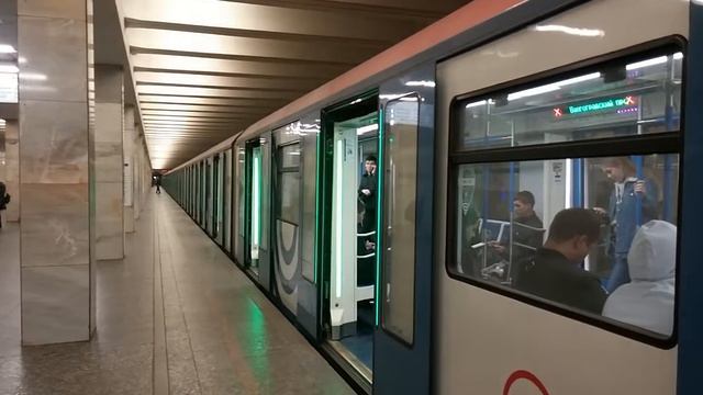 81-765/766/767 Москва На станции Волгоградский проспект смотреть онлайн