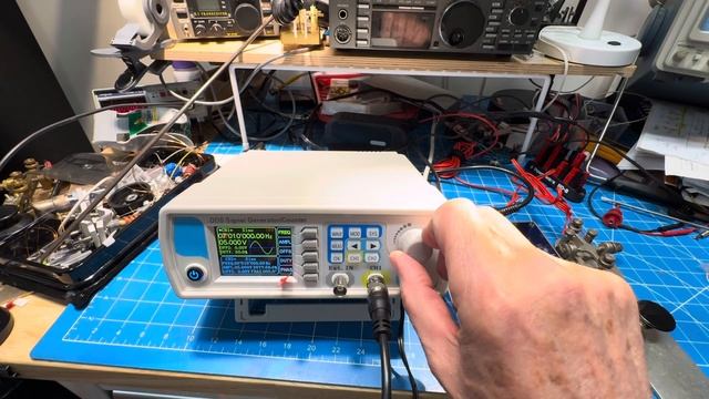 Low Cost 60 MHz DDS RF Generator with Sweep смотреть онлайн