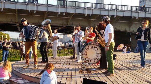 Bubamara Brass Band - Mahalageasca @ Парк Музеон, 12.06.2014 смотреть онлайн
