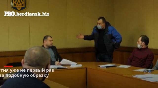 Бердянец под корень омолодил дерево смотреть онлайн