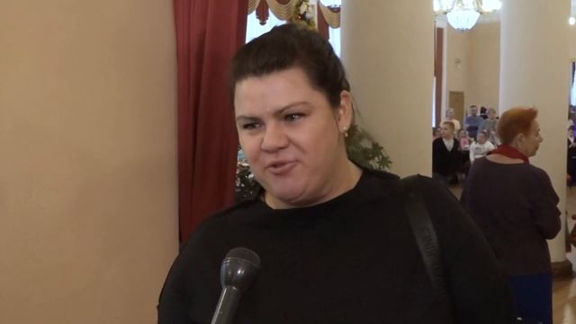 В кругу друзей. Для подопечных общественной организации "Виктория" провели Новогоднюю ёлку смотреть онлайн