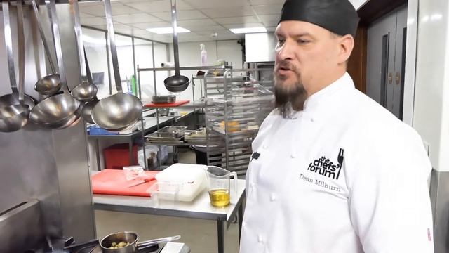 Dean Milburn - Executive Chef at The Vale Resort - Signature Meat Dish смотреть онлайн