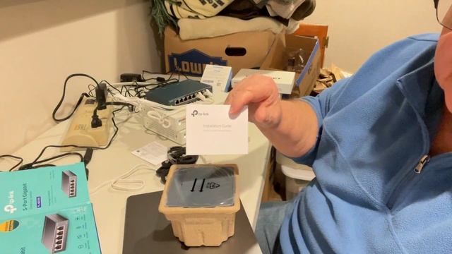 Unboxing TP-Link TL-SG105, 5 Port Gigabit Unmanaged Ethernet Switch, Hub, Ethernet, Plug & Play смотреть онлайн