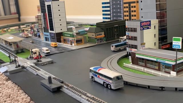 N Scale EMU 100 Trail Run - Taiwan Gen 1 High Speed Rail 第一代自強號EMU100試跑 смотреть онлайн