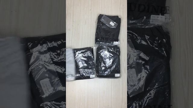 Одежда оптом. Спортивные штаны ALTITUDINE. Цена 10,18 евро/шт. 10 единиц. смотреть онлайн