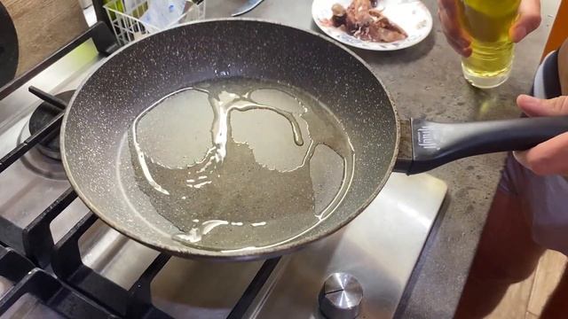 ГАСТРОНОМИЧЕСКИЙ ВКУС! ВПЕРВЫЕ ПОПРОБОВАЛ ОСЬМИНОГА И БЫЛ ШОКИРОВАН РЕЗУЛЬТАТОМ... смотреть онлайн