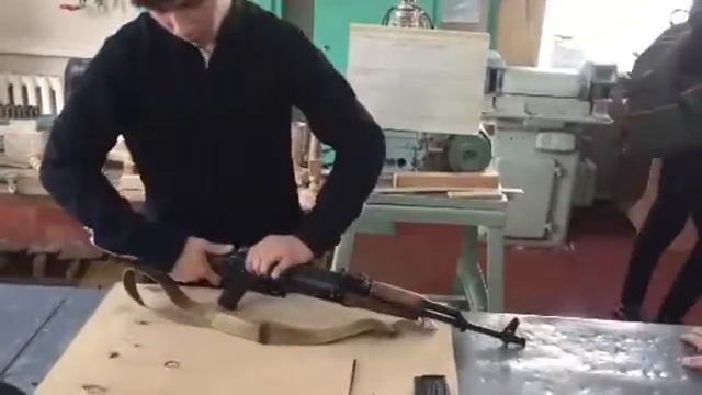 профессиональная разборка ружья за 14 сек! смотреть онлайн
