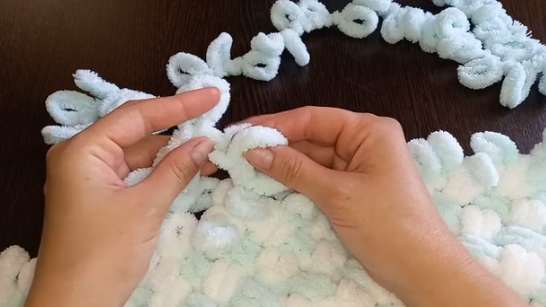 Как соединить плюшевую нить без узлов