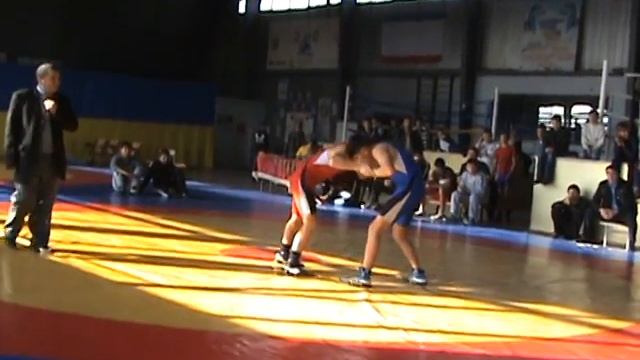 Чемпионат АР Крым по греко-римской борьбе среди юниоров 94-96гг.р. 15.02.2014г.-75 смотреть онлайн