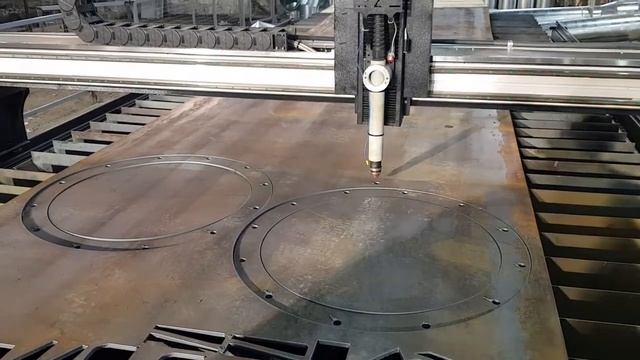 Плазменная резка металла: люк смотреть онлайн