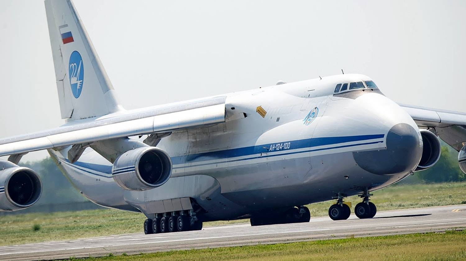 Первый полет самолета Ан-124 «Руслан» смотреть онлайн