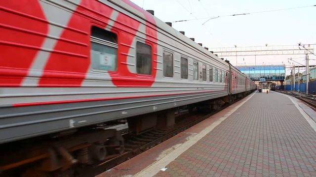 Электровоз ЭП1-113 с поездом №478 Челябинск — Адлер смотреть онлайн