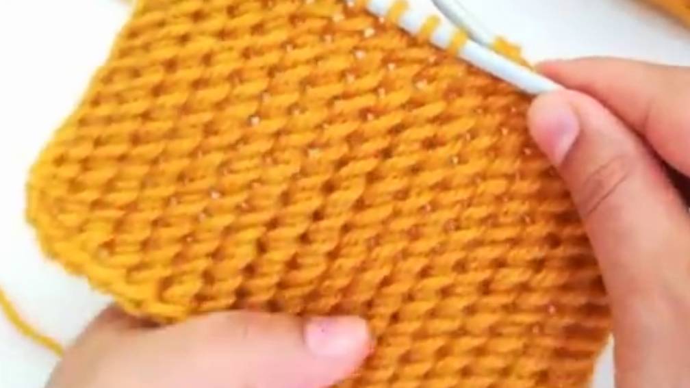 Простые красивые плотные узоры спицами - Вязание спицами для начинающих смотреть онлайн