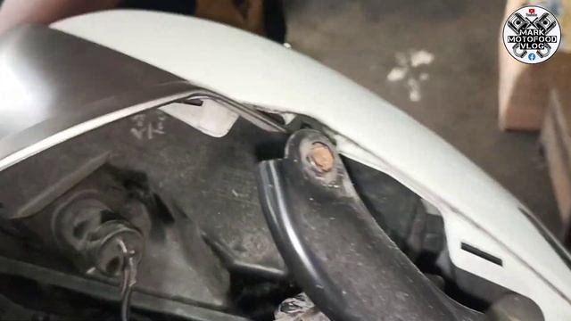 REAR BRAKE CABLE REPLACEMENT | SUZUKI BURGMAN STREET 125 | Mark MotoFood Vlog смотреть онлайн