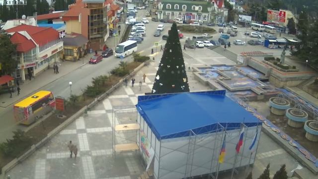 Вебкамера "Площадь Советская". Запись 09.01.2017 13:00:03 смотреть онлайн