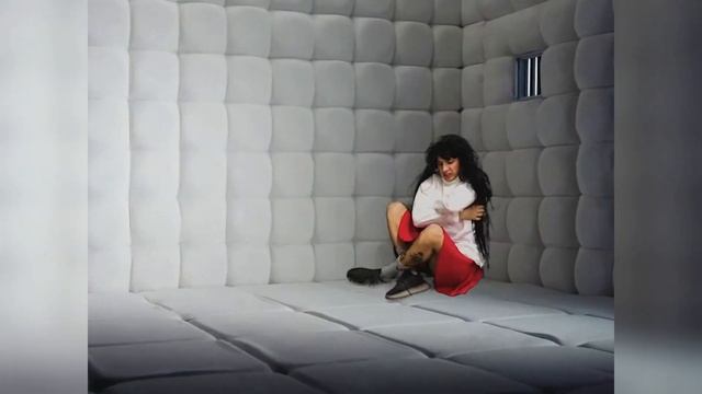 Holy baam - Песня про киндорэ сюрприз (ТОЛЬКО ЯИЦА ВЕРСИЯ) смотреть онлайн