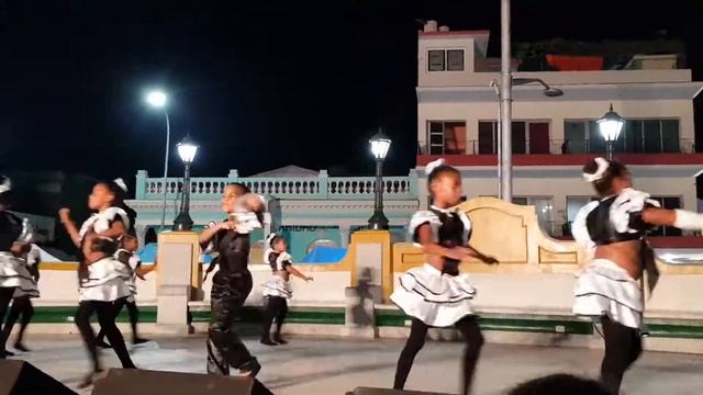 Santiago de Cuba Concierto de los niños Сантьяго де Куба дети танцуют Abusadora Merengue смотреть онлайн