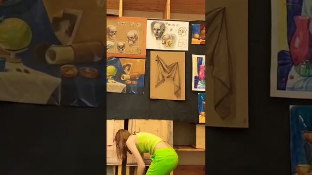 Развеска на просмотр в художественной школе #art #влог #художник #живопись #шортс #художка смотреть онлайн