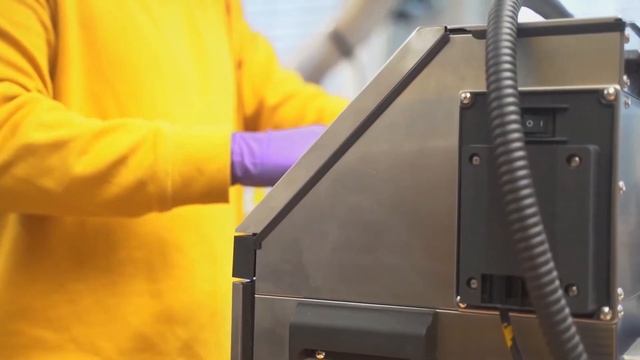 Легкая замена чернил на каплеструйном принтере Hitachi