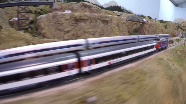 Die 9-mm.ch Forum Re 420 im Golden State Model Railroad Museum смотреть онлайн