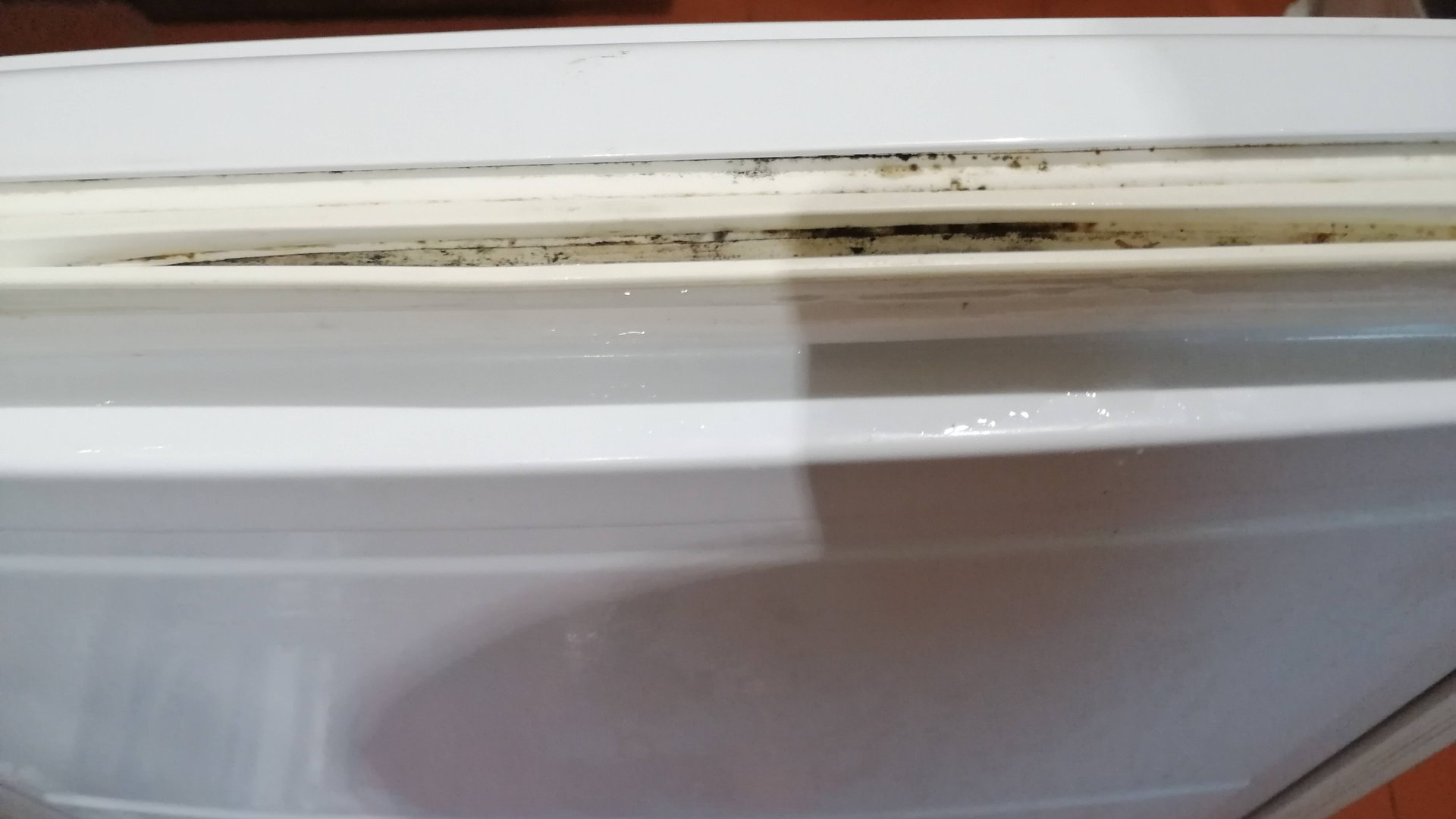 Как заменить уплотнительную резинку на холодильнике? смотреть онлайн