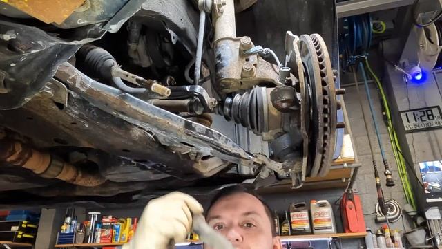 CUSTOMER STATES LOOSE STEERING! HOW TO REPLACE A OUTER TIE-ROD END ON A TOYOTA CAMRY! смотреть онлайн