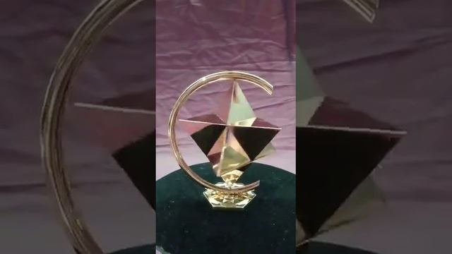 Estrella merkaba de bronce con medio aro y base de bronce macizo grabada la estrella смотреть онлайн