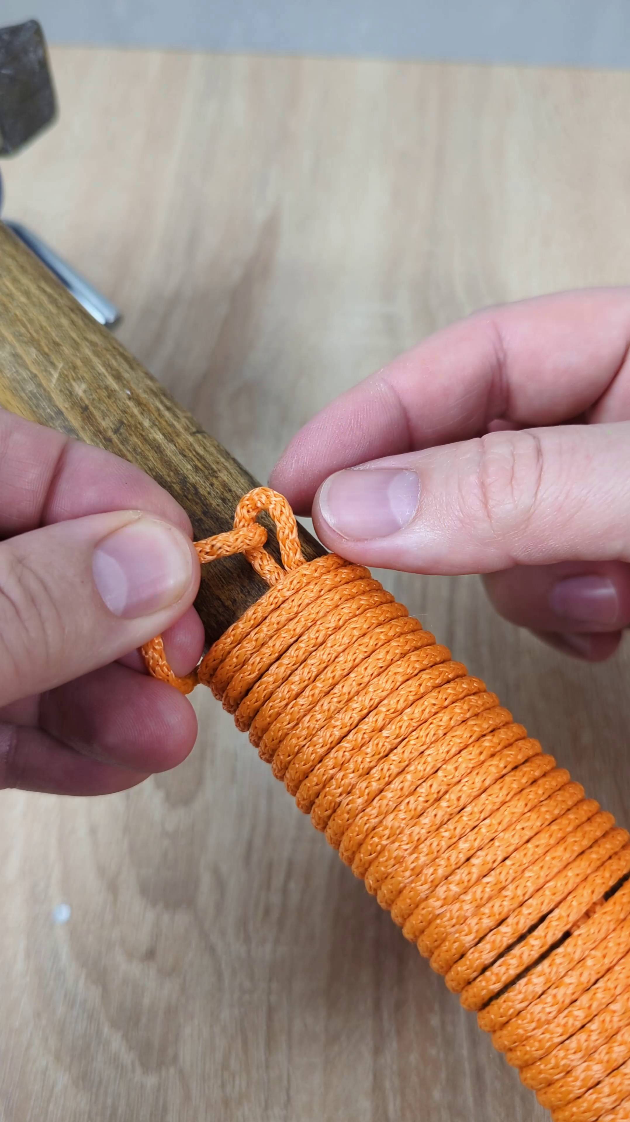 Обязательно запомни эту хитрость! Как легко и быстро сделать рукоятку на молотке смотреть онлайн