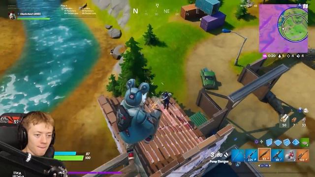 I Played Fortnite On Every Console Possible... смотреть онлайн