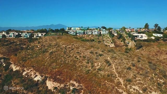 Drone: Top of the World (Laguna Beach) смотреть онлайн