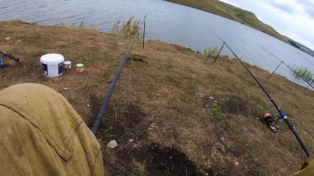 СРАЗУ ЖЕ НАЧАЛИСЬ ПОКЛЁВКИ ОДНА ЗА ДРУГОЙ,Я АЖ ЗАПЫХАЛСЯ ТАСКАТЬ.