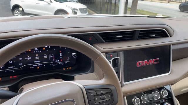 2022 GMC Yukon Denali смотреть онлайн