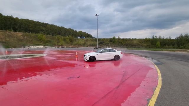 спец покрытие на автодроме Дзержинский. смотреть онлайн