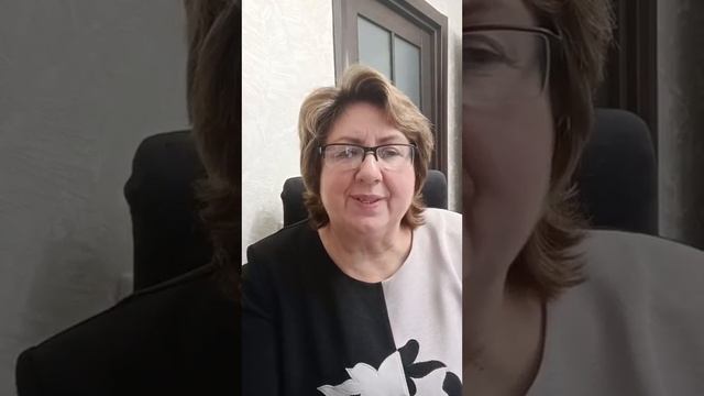 Счастливых людей без труда ты заметишь глазами