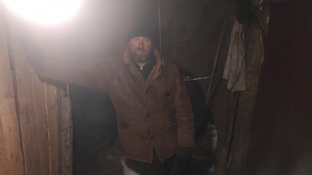 Прогулка по хлеву.Показываю корову,индюков,кур,коз! Обрастаем хозяйством. смотреть онлайн