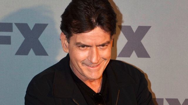 Charlie Sheen Takes Action Against NYC Strip Club That Dedicated Room to Him смотреть онлайн
