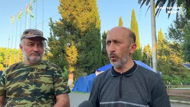 Новые требования активиста Джансуха Адлейба - отставка правительства Абхазии смотреть онлайн