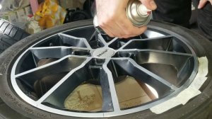 Убираем царапины от бурдюров  с дисков авто