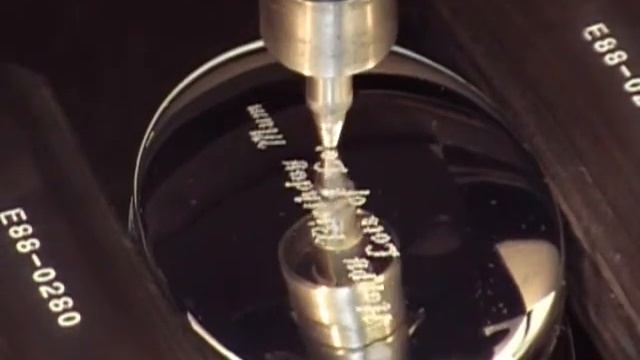 Oval Compact Mirror смотреть онлайн