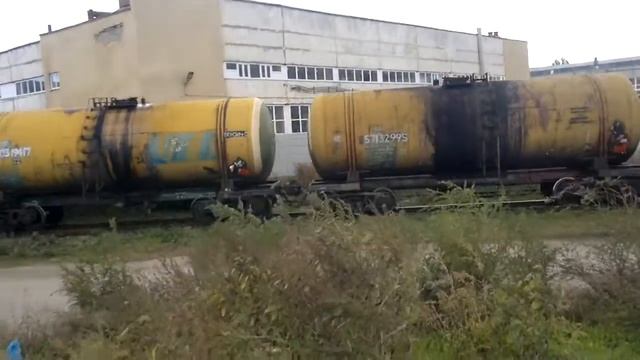 о.п. Площадь Ленина ТГМ4 - 1630 с составом грузовых вагонов заезжает на пути Жирового комбината смотреть онлайн