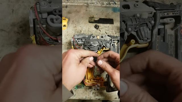 How to fix a Dewalt DCN660 nail gun that won't fire nails, trigger not working. смотреть онлайн