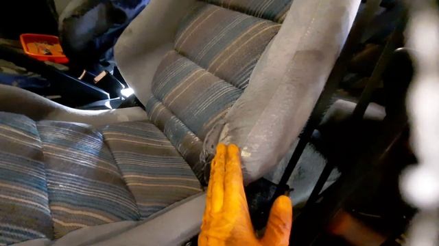Repairing a Lancia Delta Integrale, heater fan and seat. смотреть онлайн