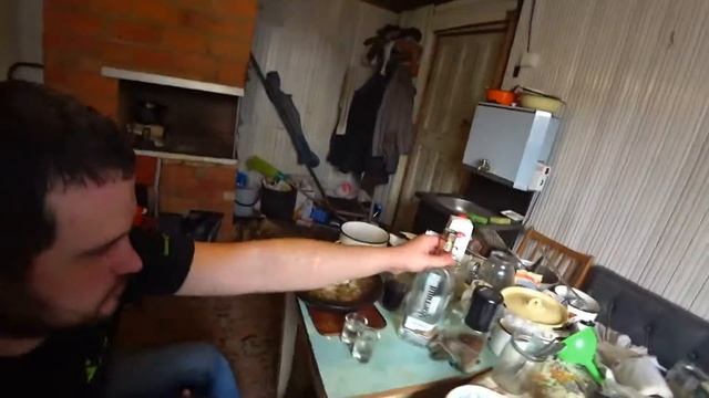 Как мужик собирался жульен дегустировать, но оказалось рано смотреть онлайн