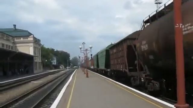 2М62У-0344 с грузовым поездом на станции Ивано-Франковск смотреть онлайн