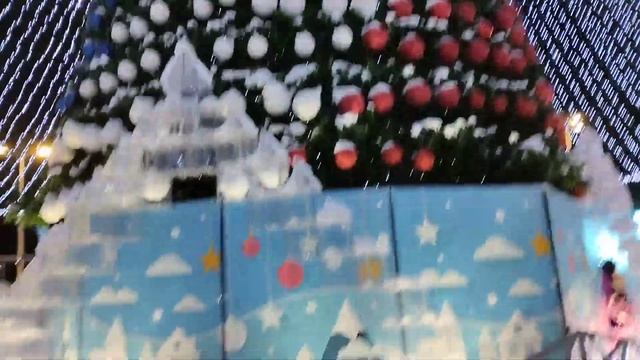 Прогулка Рождественская по площади смотреть онлайн