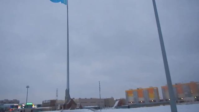 Уральск | Новая площадь зимой с флагштоком смотреть онлайн