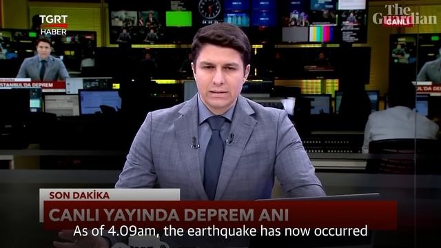 Turkish anchor continues reading news during earthquake смотреть онлайн