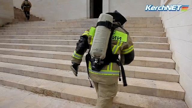 Крымские пожарные приняли "Вертикальный вызов" смотреть онлайн