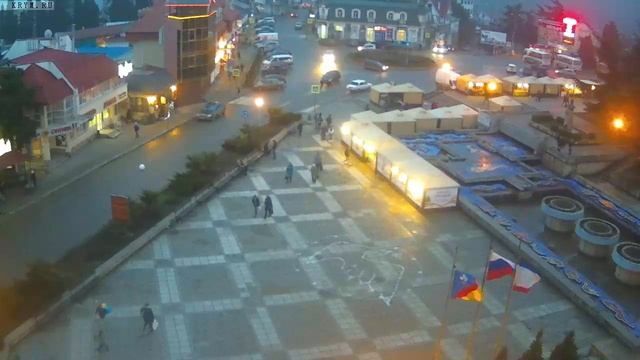 Вебкамера "Площадь Советская". Запись 07.02.2017 18:00:04 смотреть онлайн
