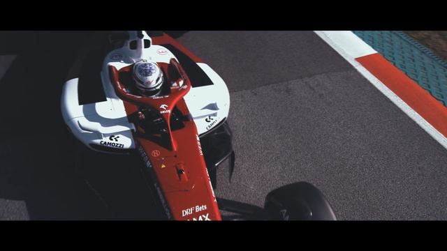 "Fortissimo" - a dialogue between a Formula One car and a Grand Piano смотреть онлайн